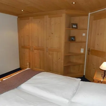 Unter-gstaad Sleeps 4 Wifi アパート グスタード