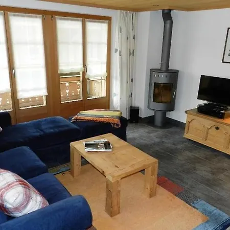 Unter-gstaad Sleeps 4 Wifi 格施塔德